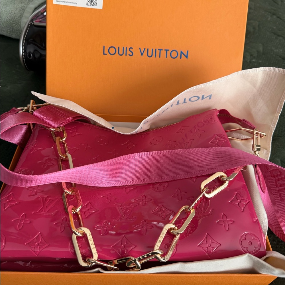 Louis Vuitton Pink Shoulder Bag with Gold Chain
